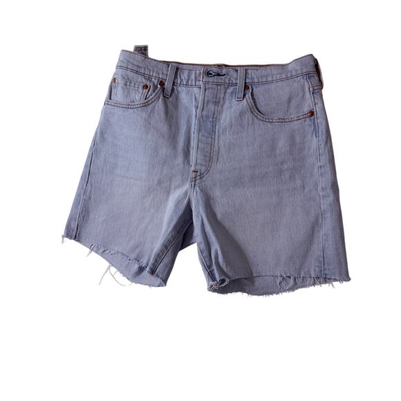 Wome's Levi's 501 Cuttof Denim Shorts Size 29 Light Wash - Picture 1 of 3